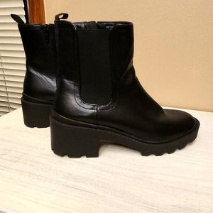 Time & Tru Black Zip Up Chunk Heel Boots Size 9